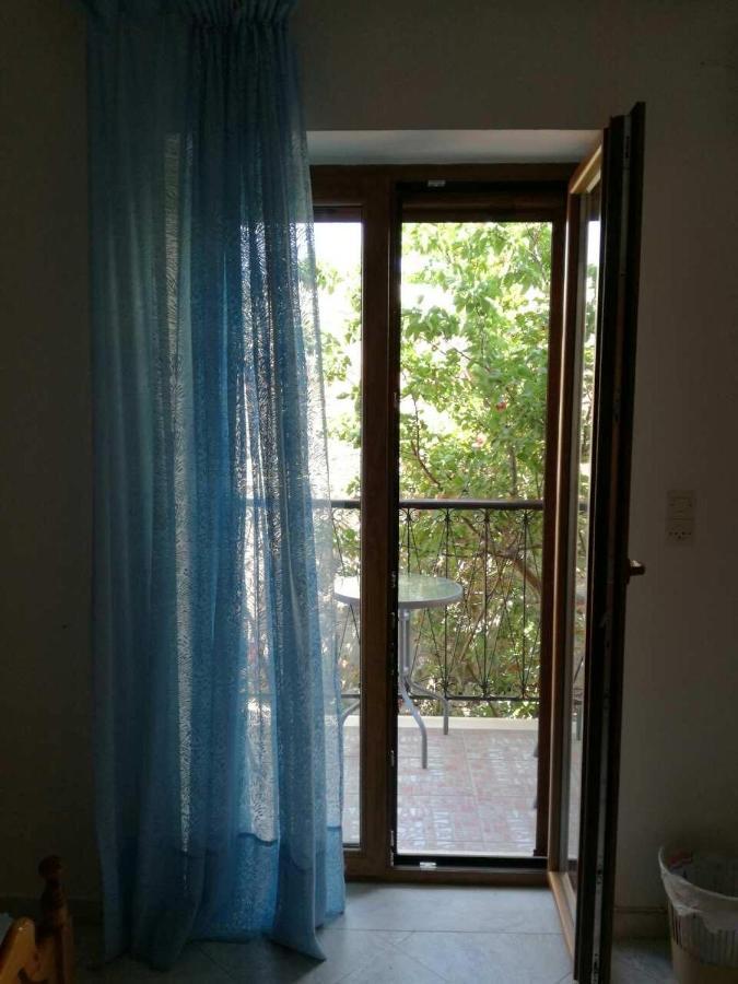 Μαχη Ενοικιαζόμενα Δωμάτια ميثيمْنا المظهر الخارجي الصورة