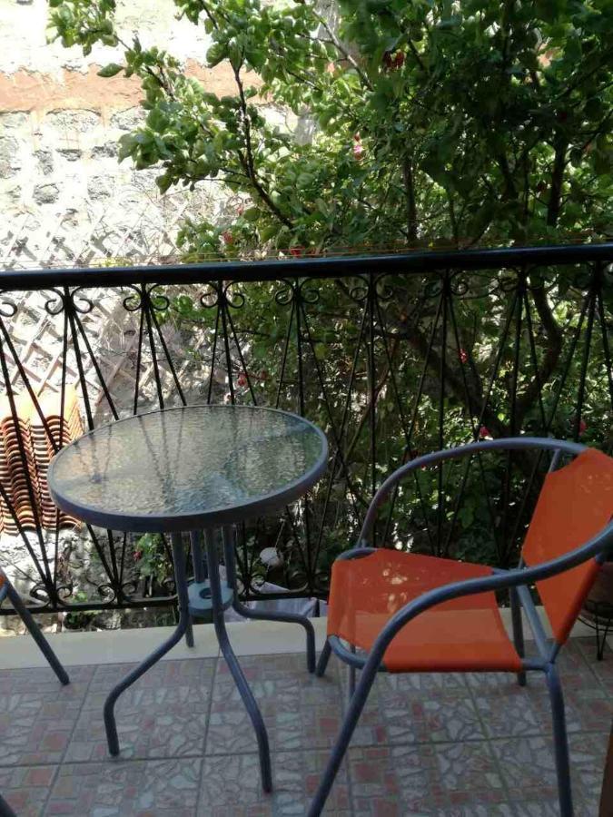 Μαχη Ενοικιαζόμενα Δωμάτια ميثيمْنا المظهر الخارجي الصورة