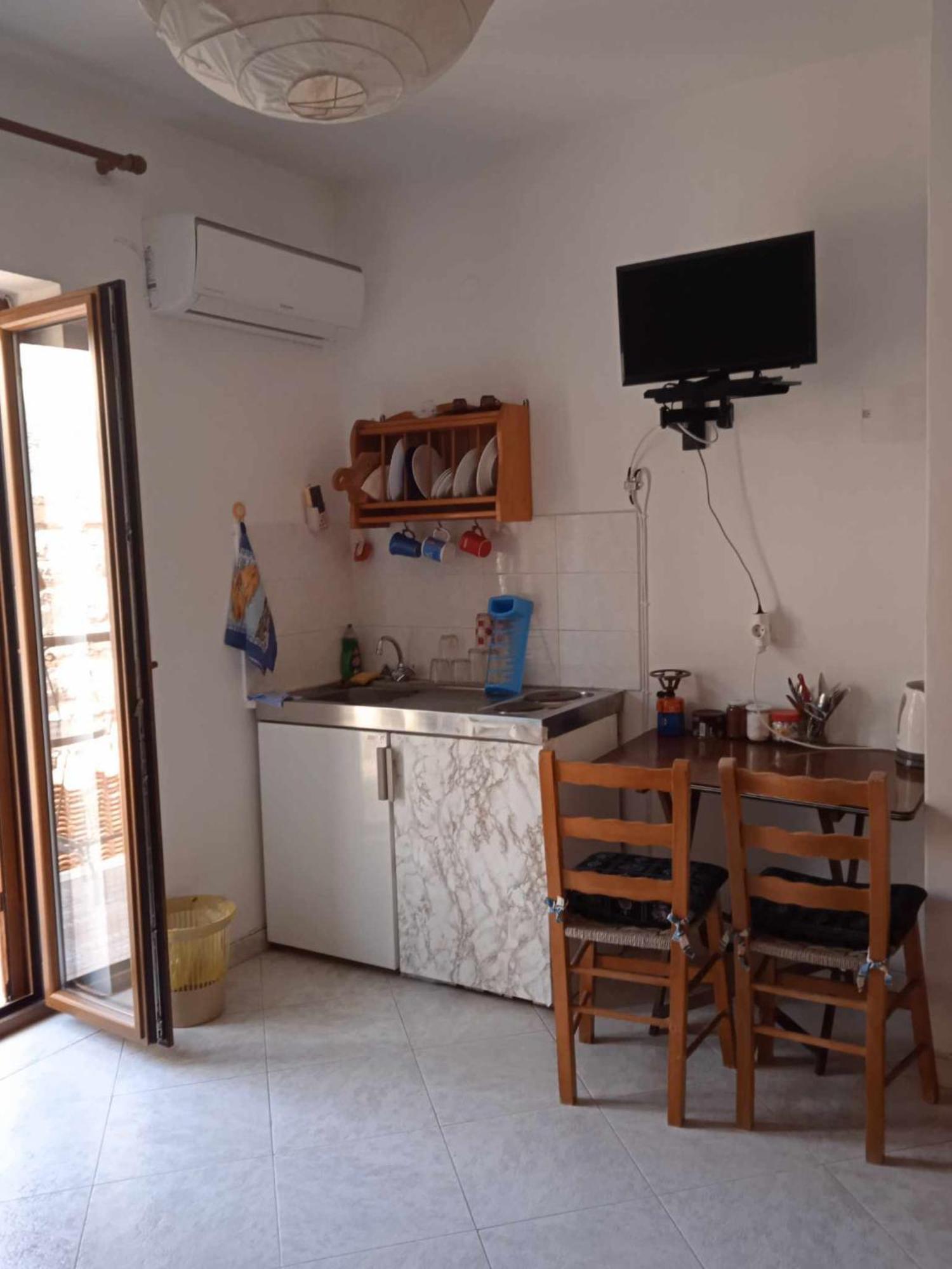 Μαχη Ενοικιαζόμενα Δωμάτια ميثيمْنا المظهر الخارجي الصورة